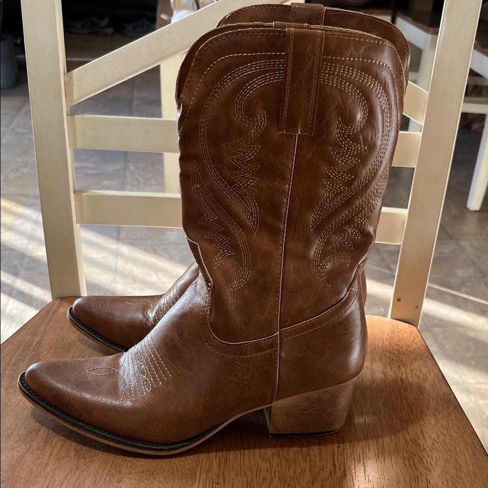 Women’s Brown Western Faux Leather Heeled Boots Size 7
